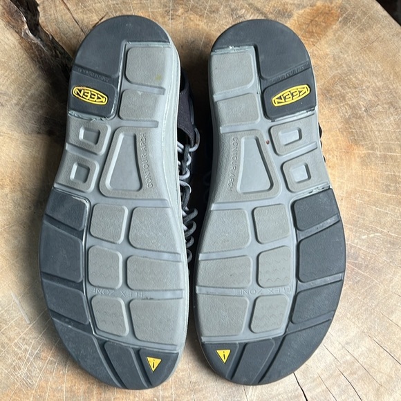 Keen anatomical footbed sandals men’s 9.5 black and grey   MN46 - Picture 2 of 3